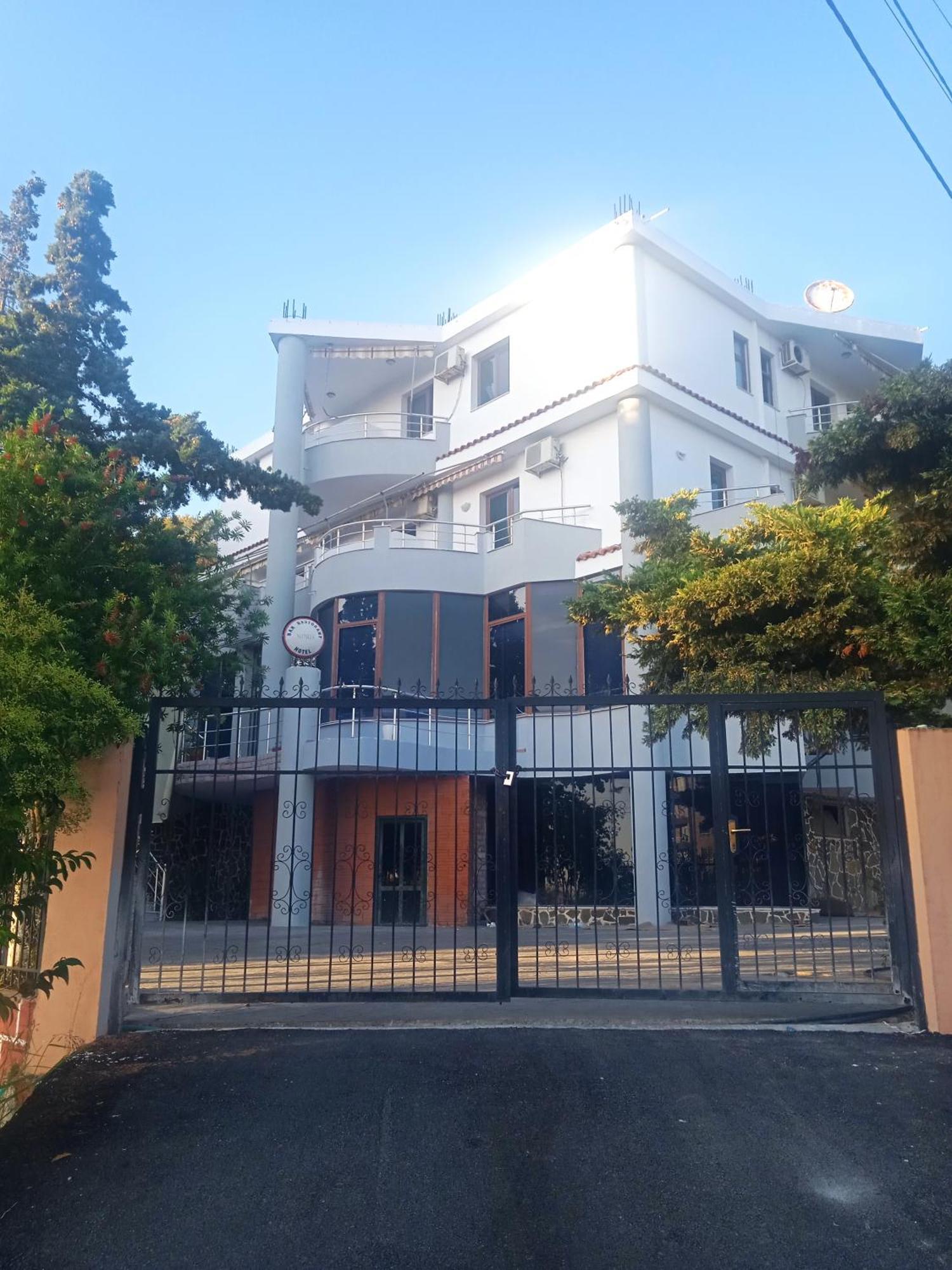 Hotel Moris Durrës Exterior foto