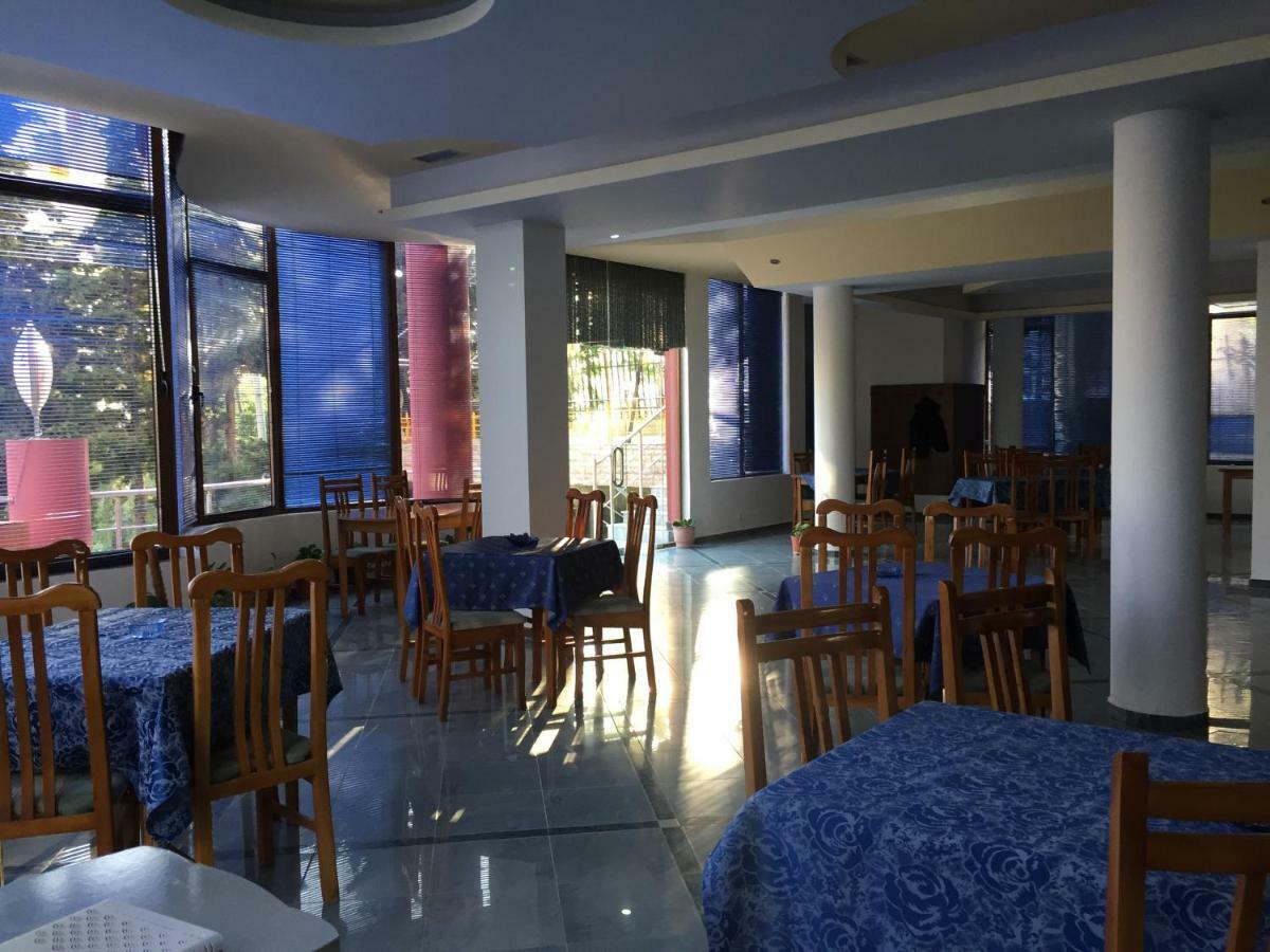 Hotel Moris Durrës Exterior foto